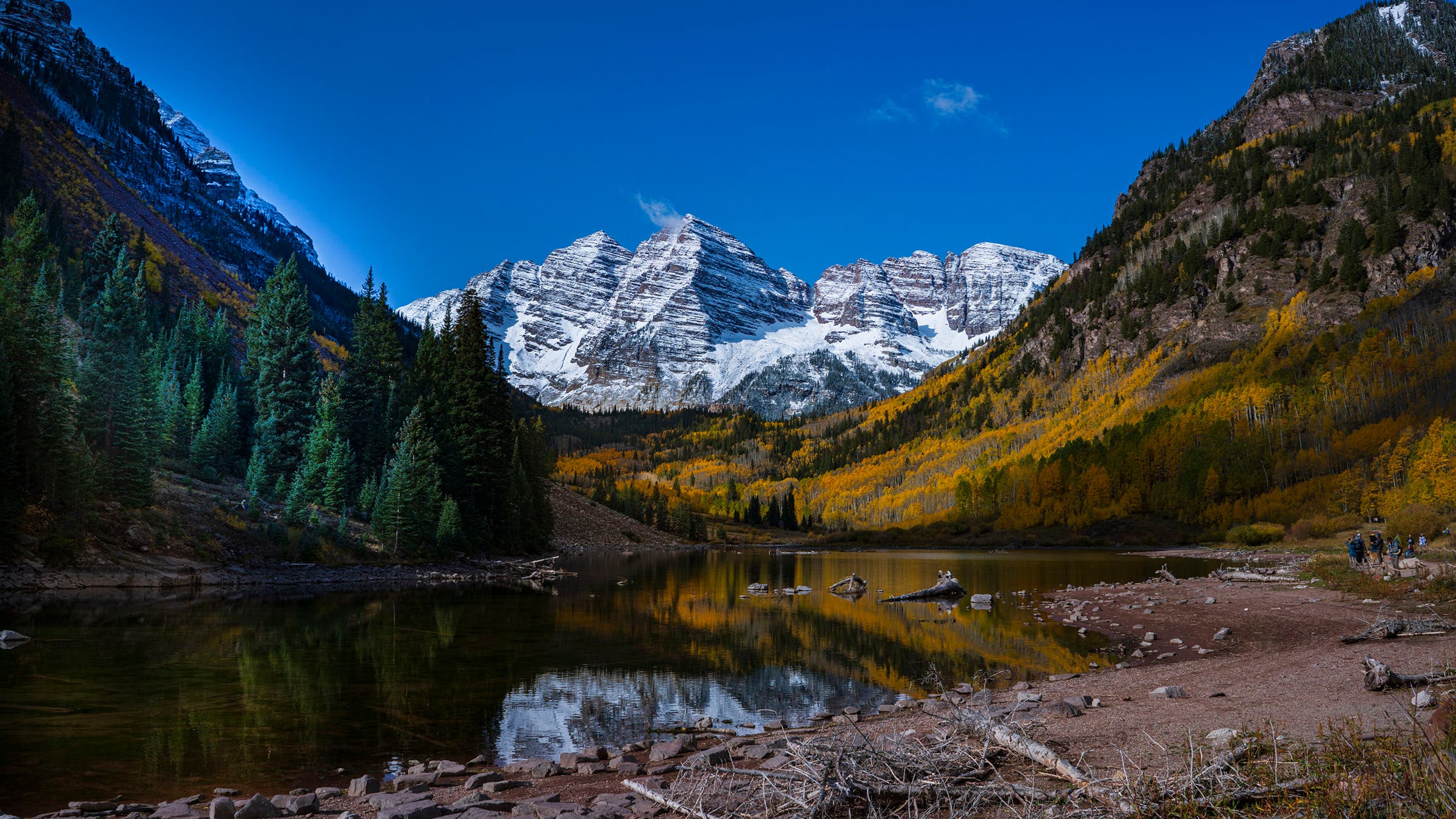 Sunrise on Maroon Bells